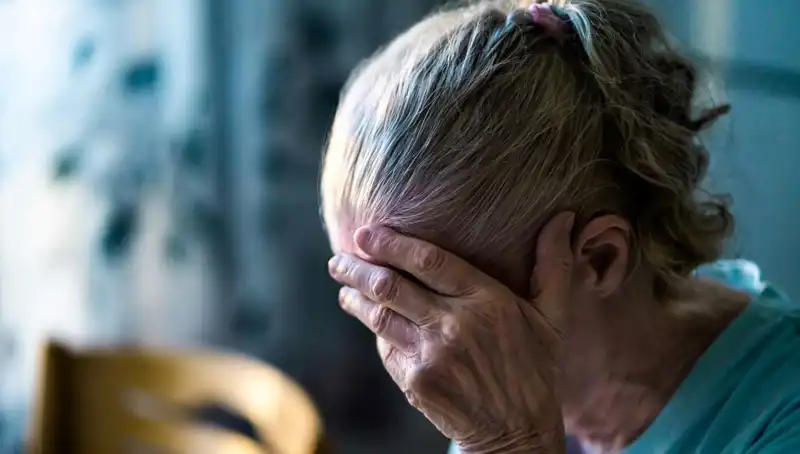 Nöroloji Uzmanı Açıklıyor: Alzheimer'a Yol Açan Alışkanlıklar Nelerdir?