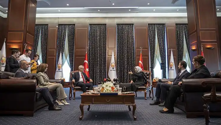 AK Parti Bayramlaşma Programında CHP'nin Yer Almaması Neden Önemli?
