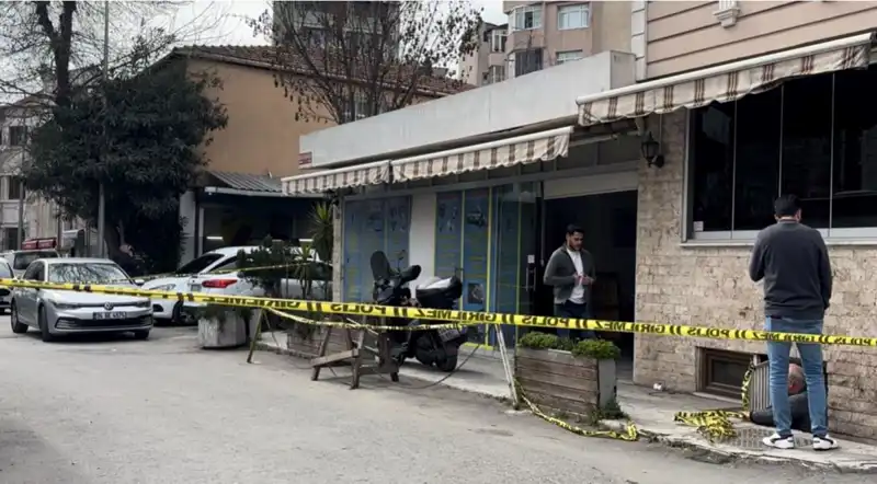 İstanbul'da Oto Tamircisi İş Yerinde Gizemli Ölüm: Ne Oldu?
