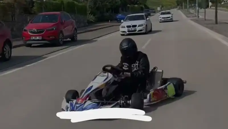 Go-Kart Sürücüsünün Tehlikeli Drift Gösterisi Yola Taşındı!