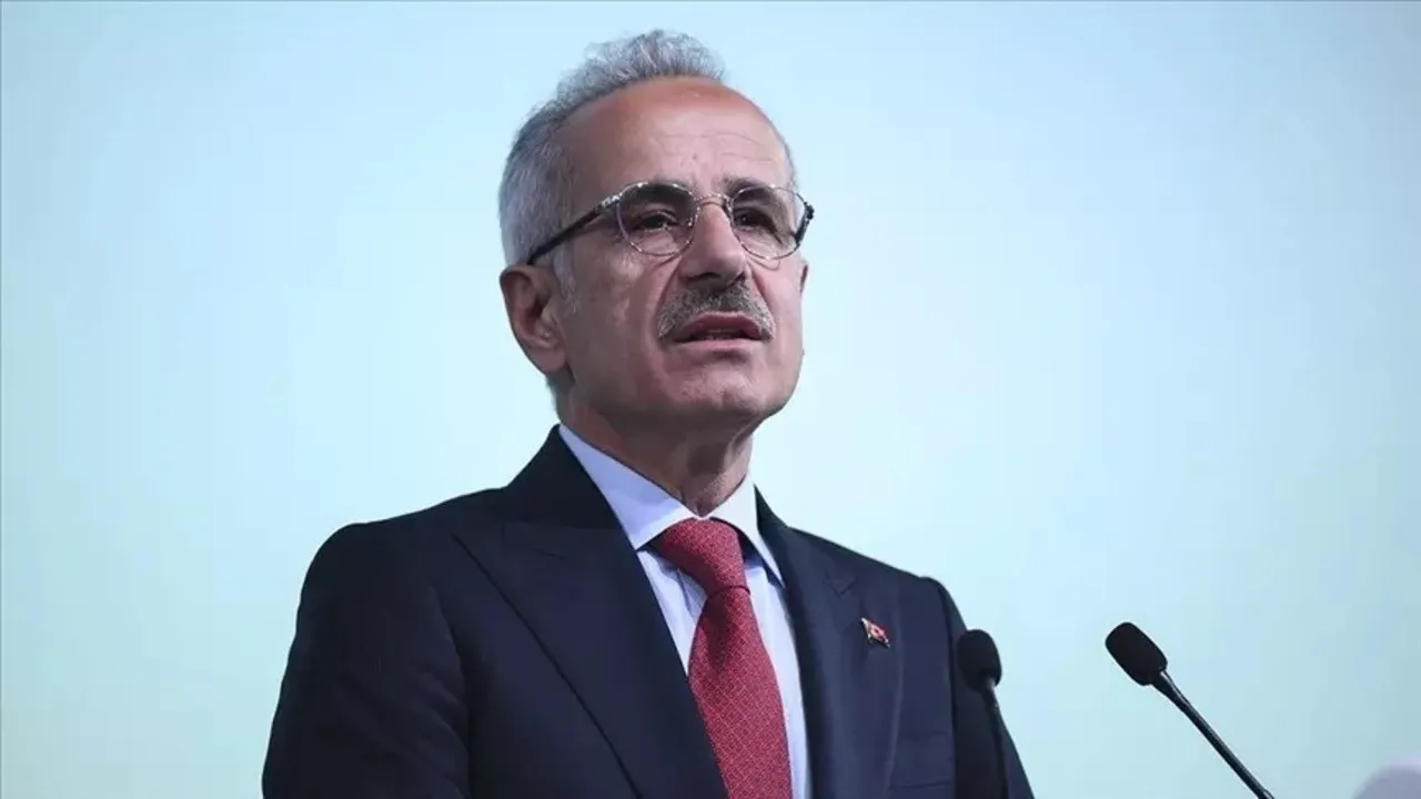 Bakan Uraloğlu: 2024’te Havalimanları 230 Milyon Yolcuya Hizmet Verdi