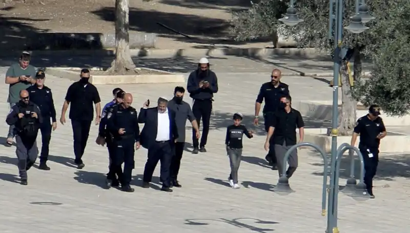 Mescid-i Aksa'ya Bir Baskın Daha: İsrailli Bakanın İddialı Ziyareti