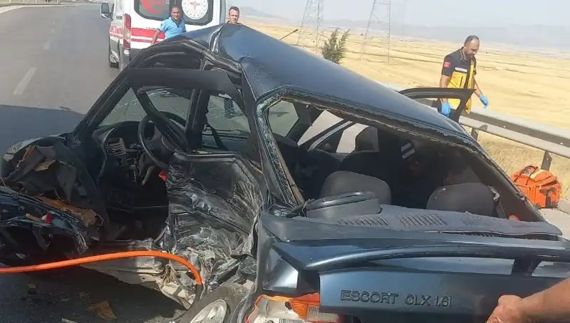 Gaziantep'te Otomobil Kazası: 1 Kişi Hayatını Kaybetti, 1 Yaralı