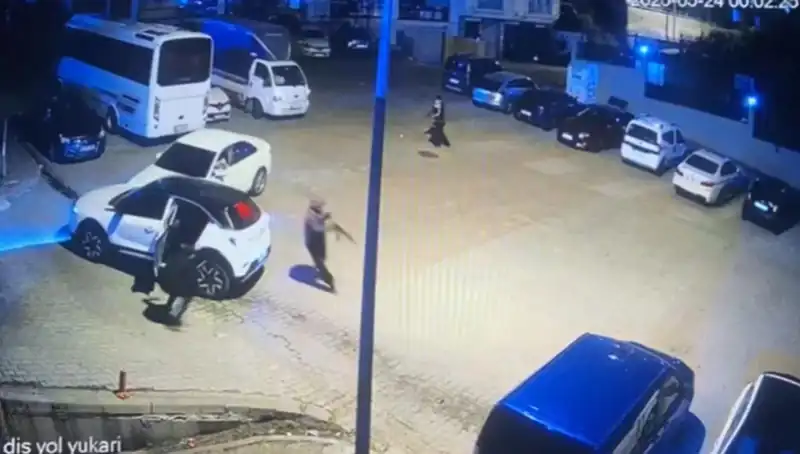 Kağıthane'de Maske Takmış Saldırganlardan Kalaşnikovlu Dehşet Gecesi