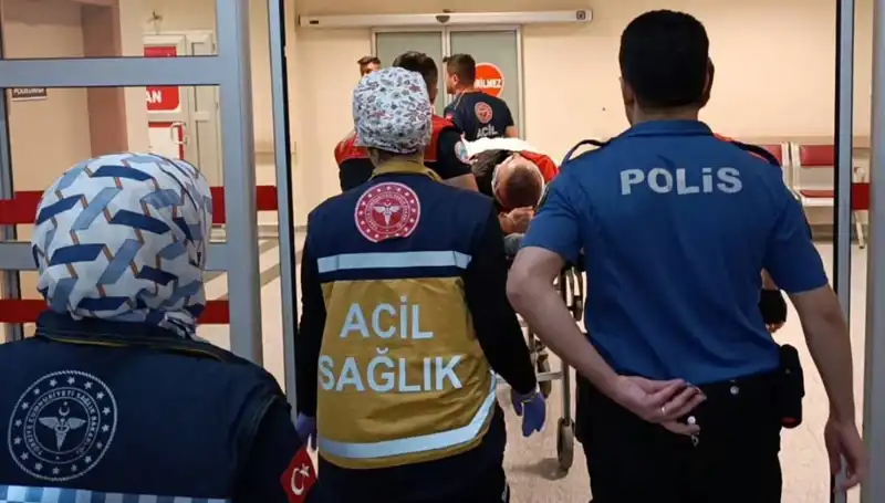 Polis Ekiplerinin Müdahale Ettiği Kaza: İki Yaralı
