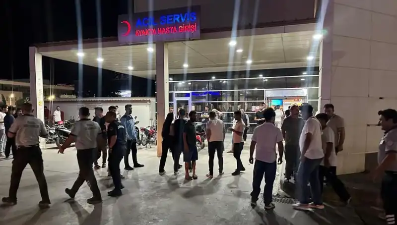 Acil Servis Önünde Tekme Tokat Kavga! İşte O Anların Görüntüleri