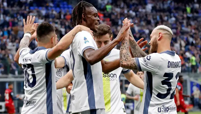 Serie A'da Puanlar Eşitlendi: Şampiyon Play-Off'la Belirlenebilir mi?