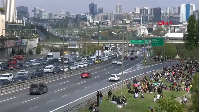 Deprem Sonrası Büyük Şehirlerde Trafik Yoğunluğu Yüzde 56 Arttı!