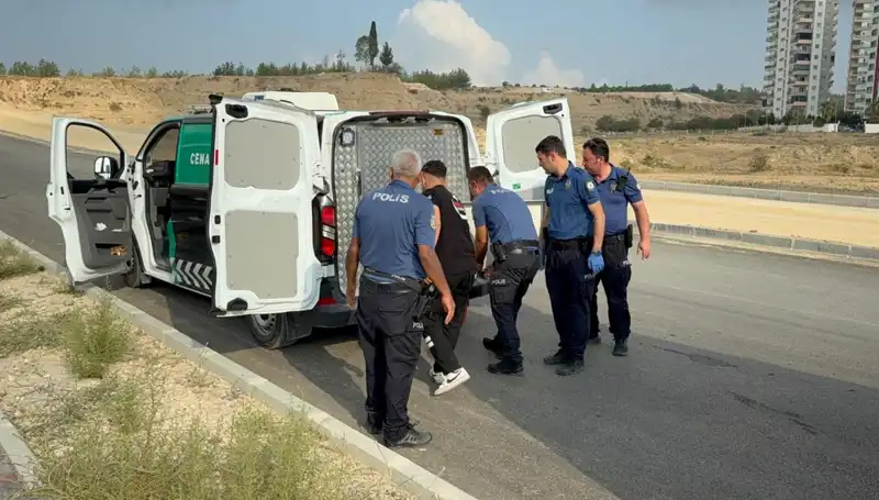 Yol Kenarında Şok Edici Ceset Bulundu: Olayın Gizemi Derinleşiyor