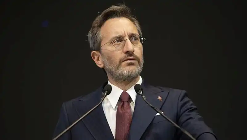 Fahrettin Altun'dan Özgür Özel'in Sözlerine Sert Tepki: Ne Oluyor?