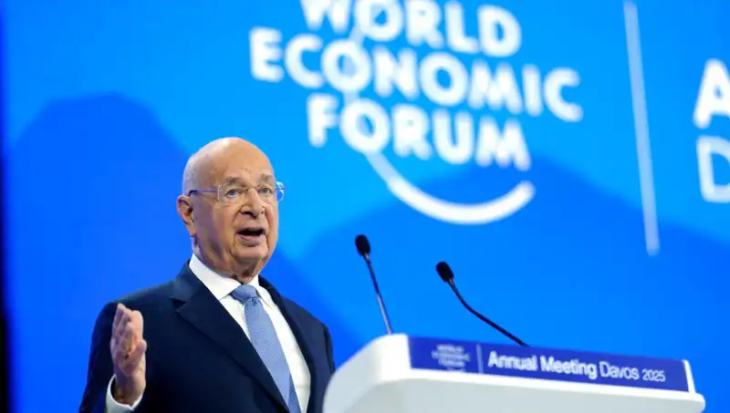 Davos’un Kurucusu Klaus Schwab Şok İstifasını Açıkladı